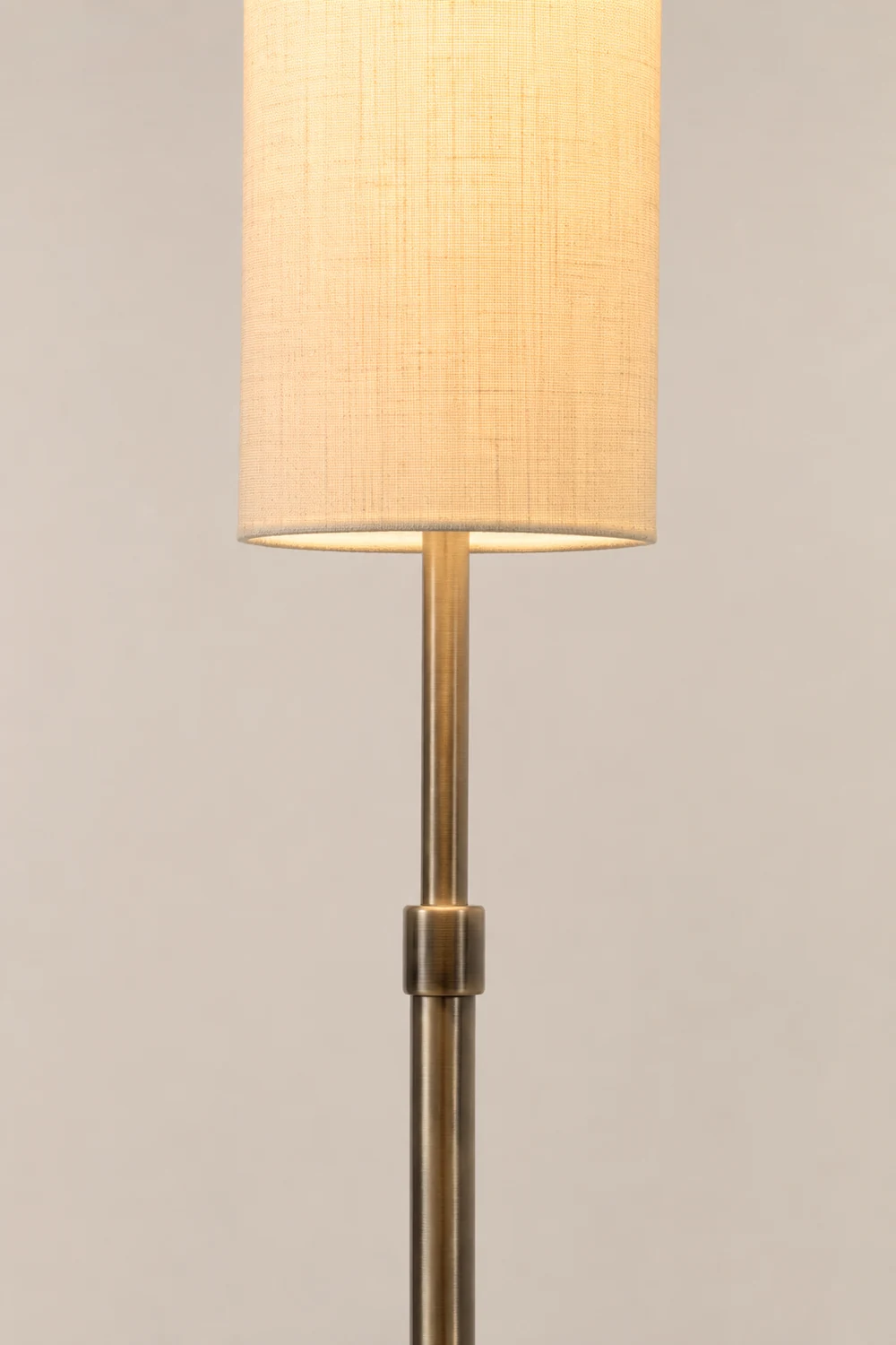 Eryn Minimalist Metal and Fabric Cylindrical White Floor Lamp - Lumpaz