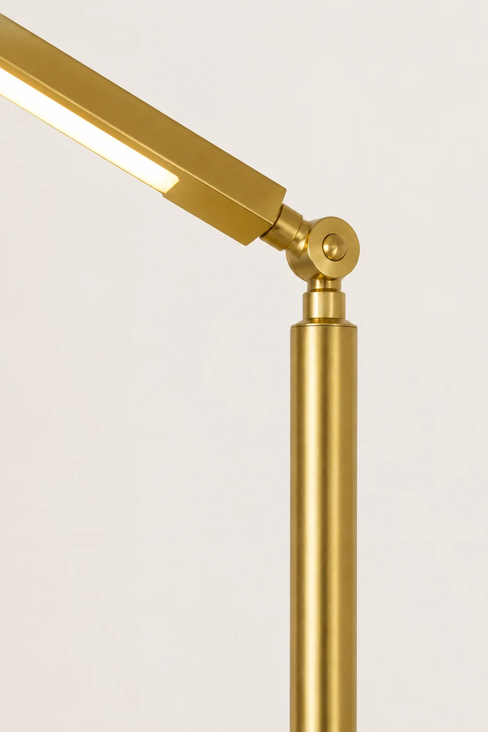 Edge Modern Linear Metal Acrylic Floor Lamp,Gold - Lumpaz