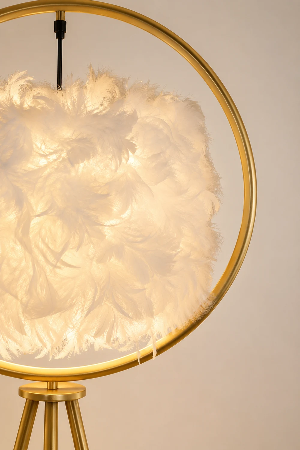 O'Moore Elegant Feather Ring Tripod Floor Lamp, Black/Gold - Lumpaz