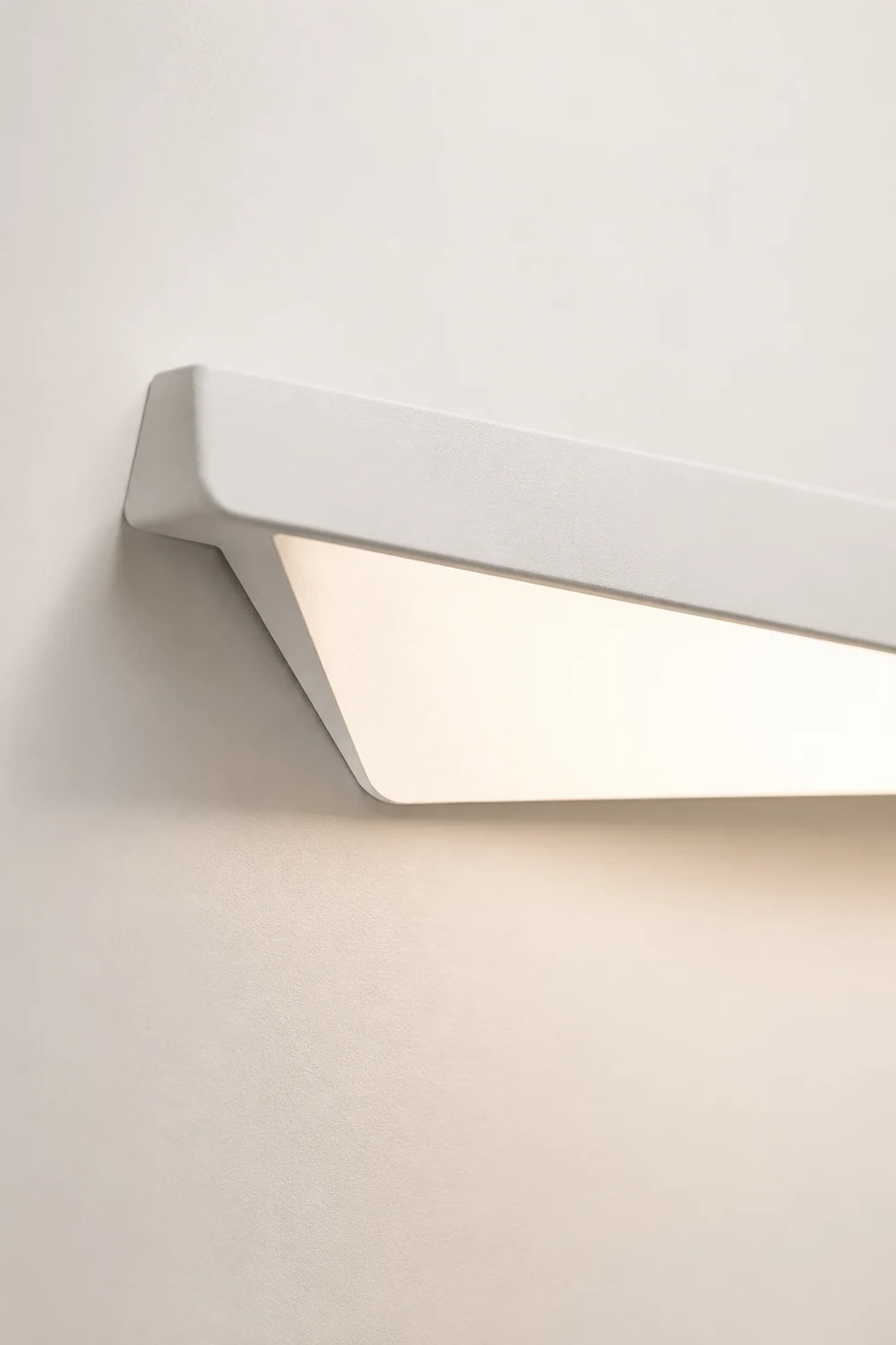 Leigh White Fold Vanity Wall Lamp - Lumpaz