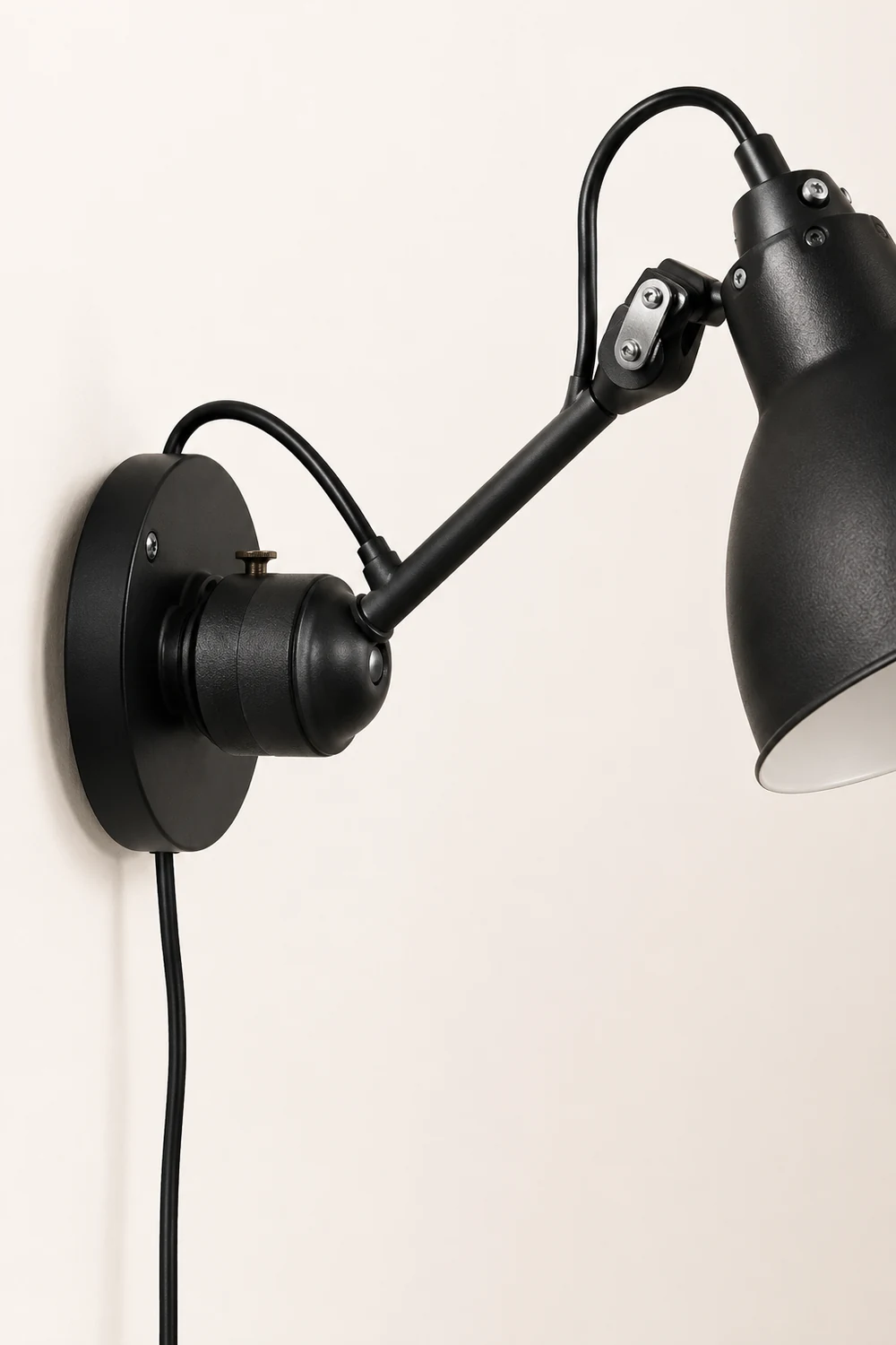 Brady Minimalist Adjustable Wall Lamp, Metal, Black, Living Room - Lumpaz