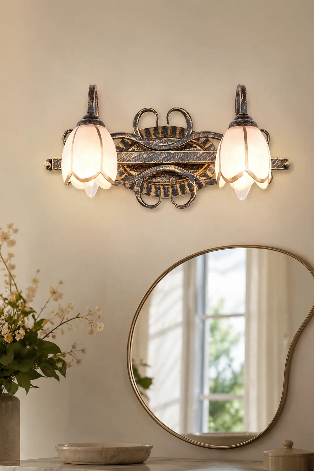 Félicie Antique Flower Metal/Glass Wall Lamp, Brass, Bedroom - Lumpaz