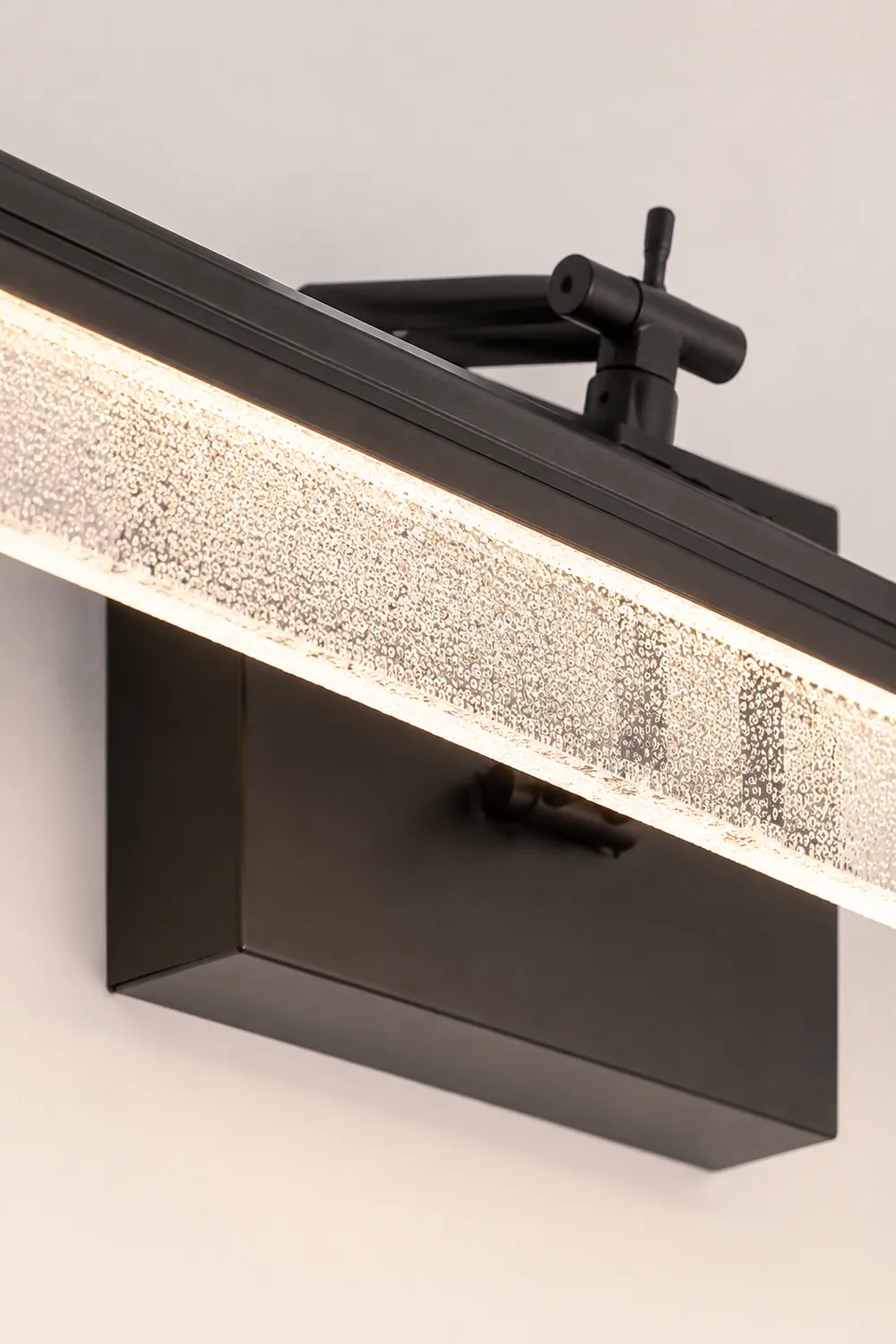 Edge Minimalist Linear Metal/Acrylic Mirror Front Vanity Wall Lamp, Black/White/Silver - Lumpaz