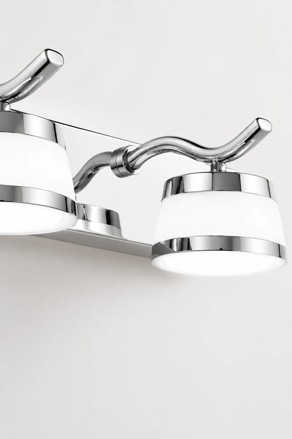 Leigh Modern Globe Vanity Wall Lamp, Bedroom/Bathroom - Lumpaz