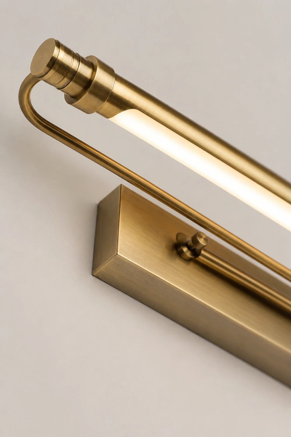 Leigh Modern Linear Metal Vanity Wall Lamp, Gold - Lumpaz