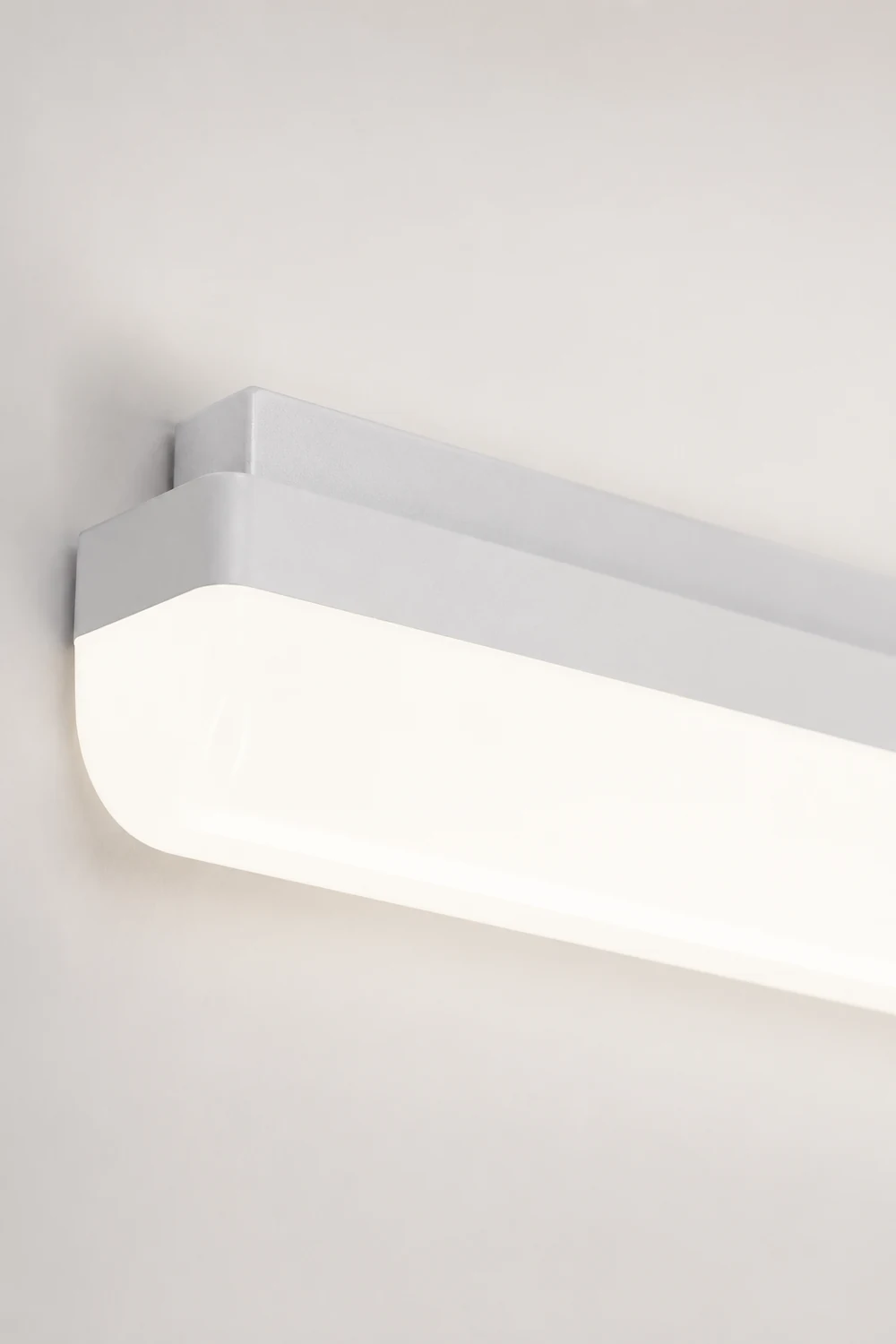 Edge Modern Rectangular Acrylic Modern Wall Lamp, White - Lumpaz