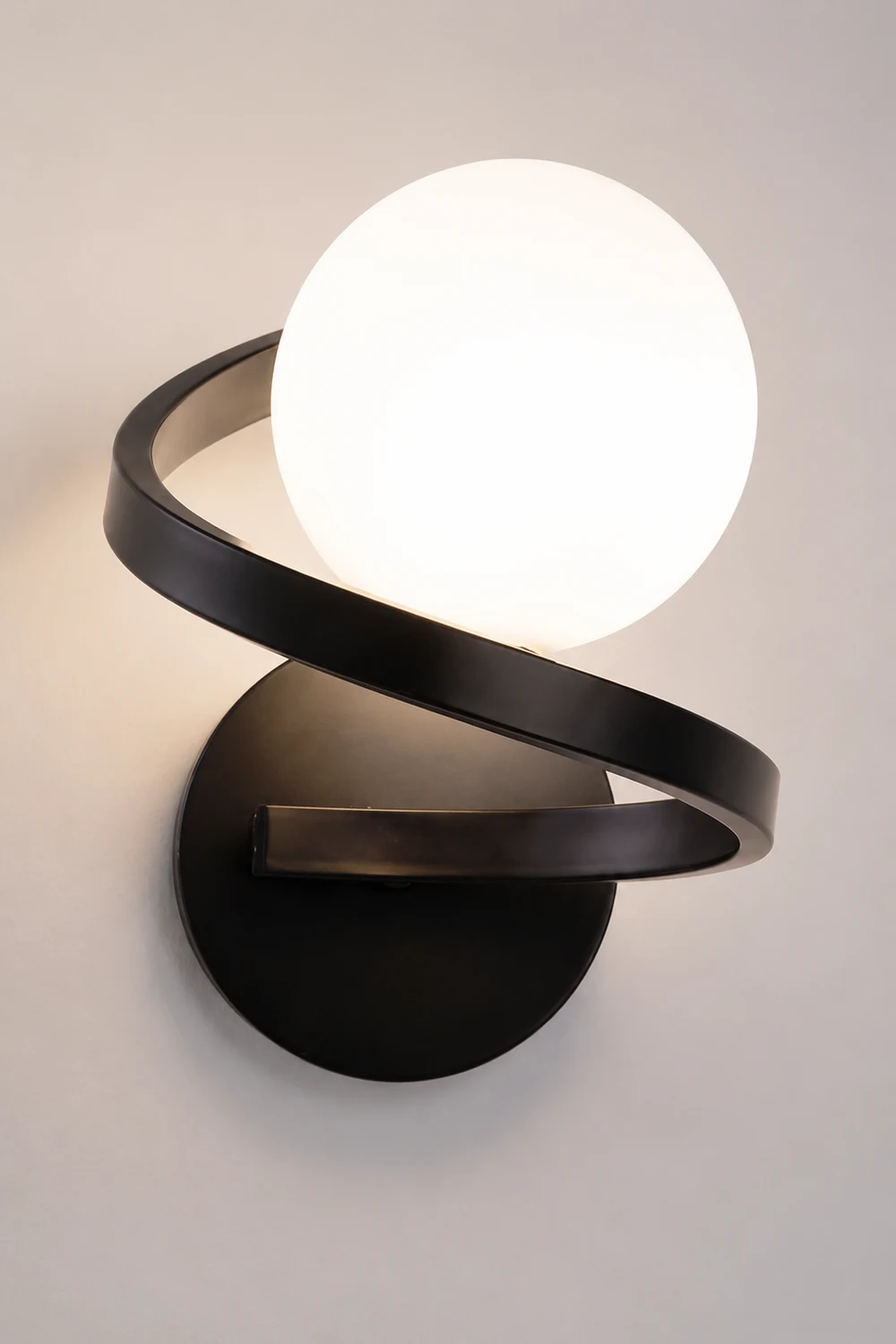 Nordic Globe Glass Vanity Wall Lamp, Gold/Black, Bedroom - Lumpaz