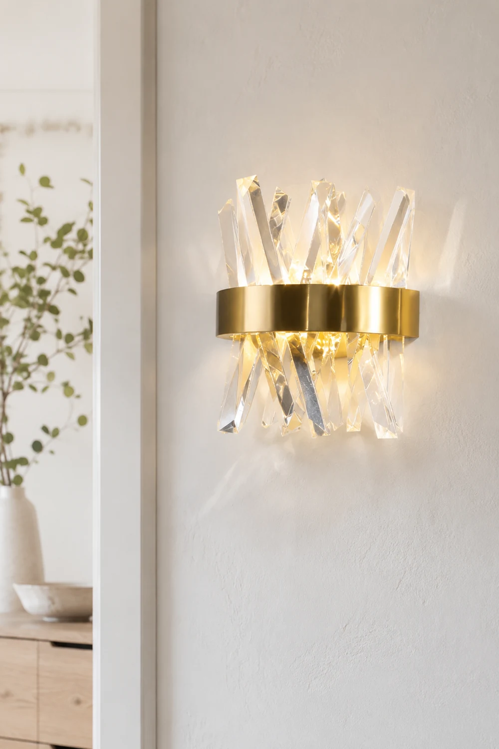 Marilyn Decorative Geometric Crystal/Metal Wall Lamp, Gold - Lumpaz
