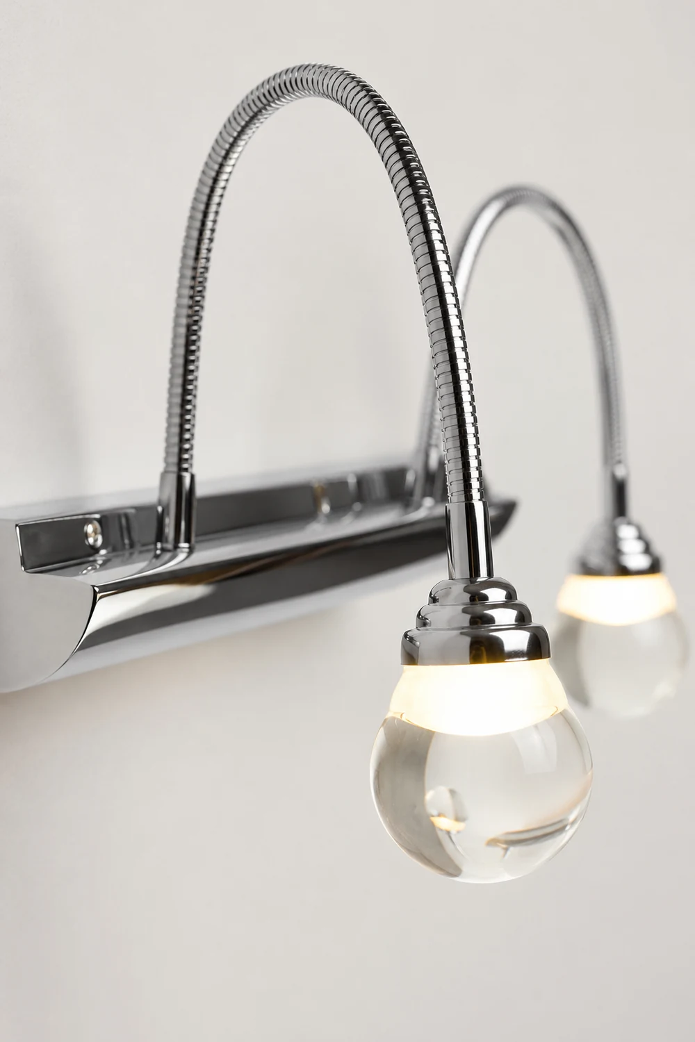 Leigh Modern Curve Around Steel/Acrylic Wall Lamp, White - Lumpaz