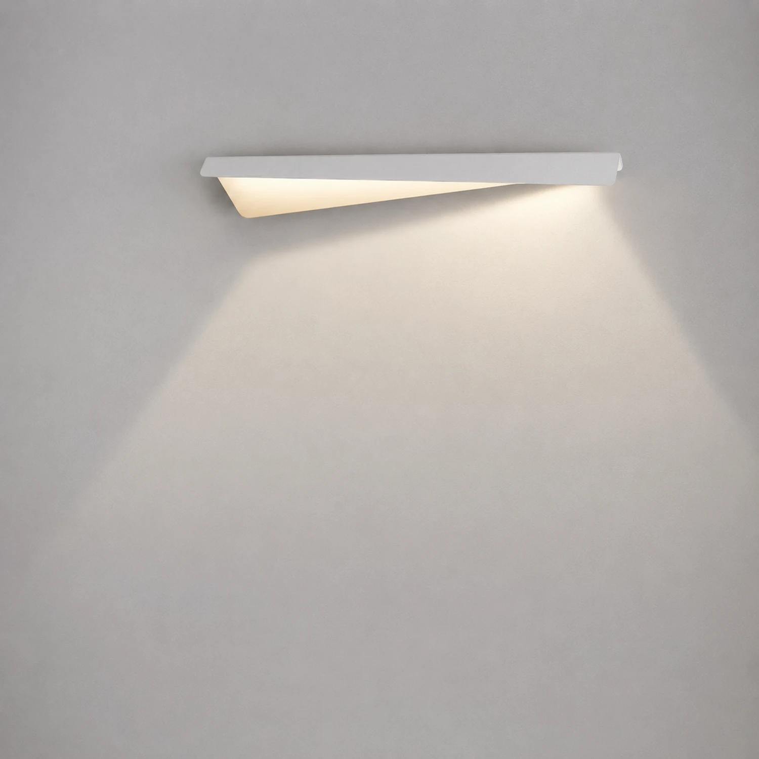 Leigh White Fold Vanity Wall Lamp - Lumpaz