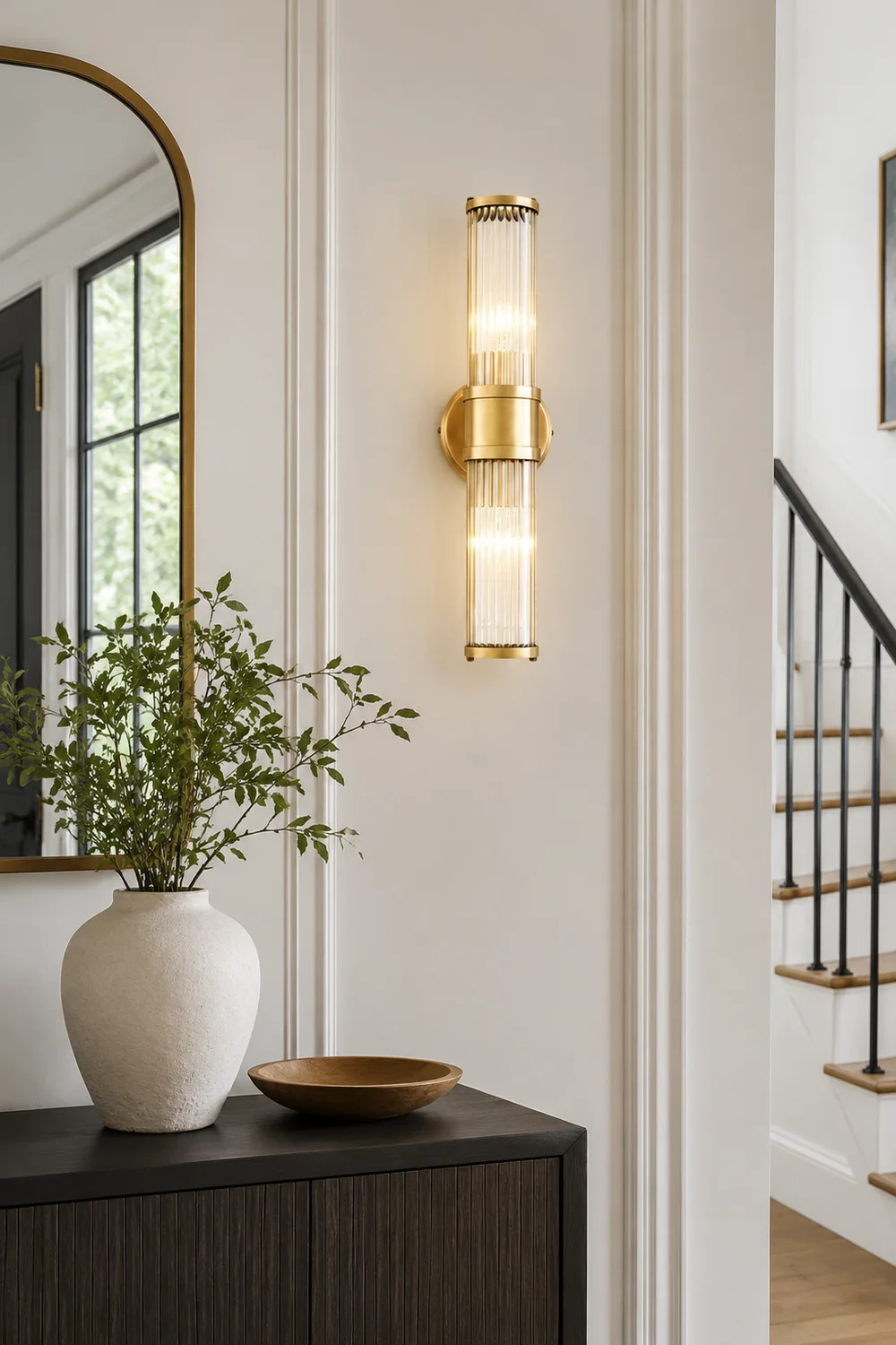 Leigh American Cylindrical Elegant Gold Glass/Metal Vanity Wall Lamp - Lumpaz
