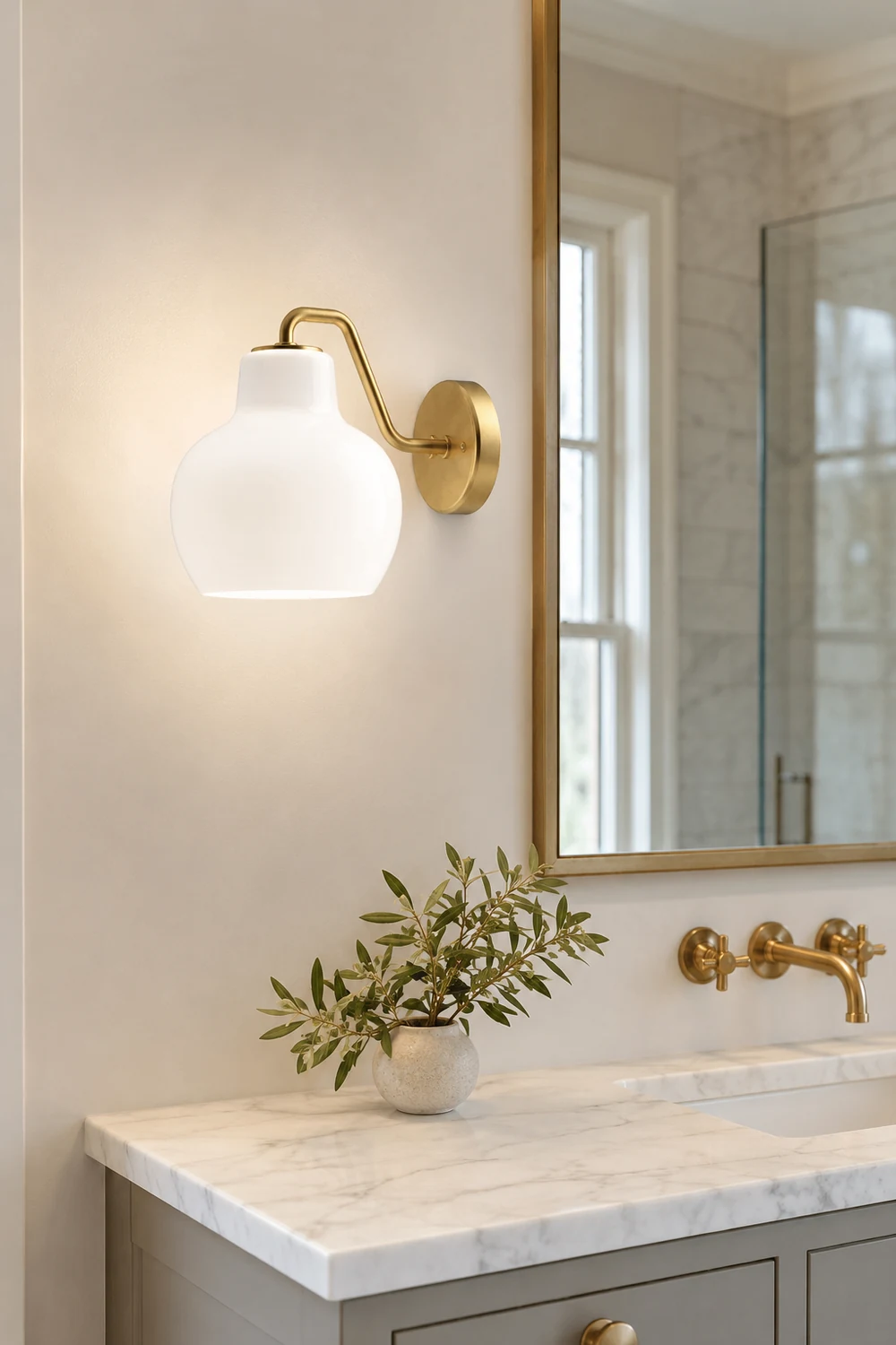 Hailie Vintage Dome LED Metal/Glass Wall Lamp For Mirror, White - Lumpaz
