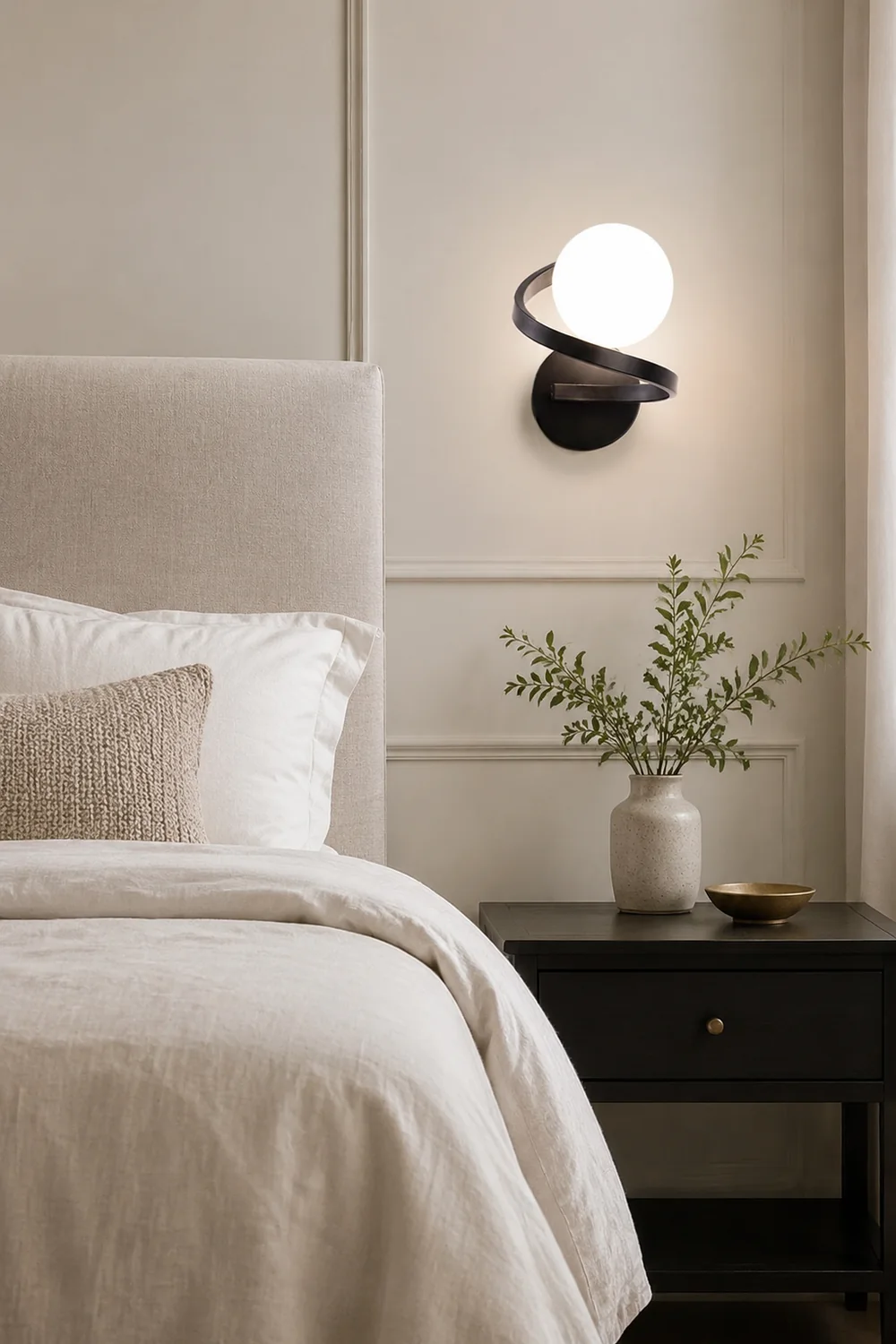 Nordic Globe Glass Vanity Wall Lamp, Gold/Black, Bedroom - Lumpaz