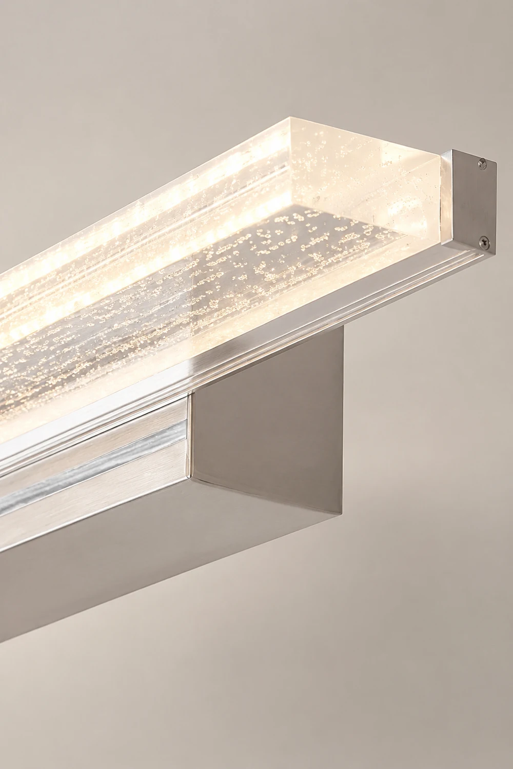 Leigh Modern Rectangular Metal Modern Wall Lamp, Silver - Lumpaz