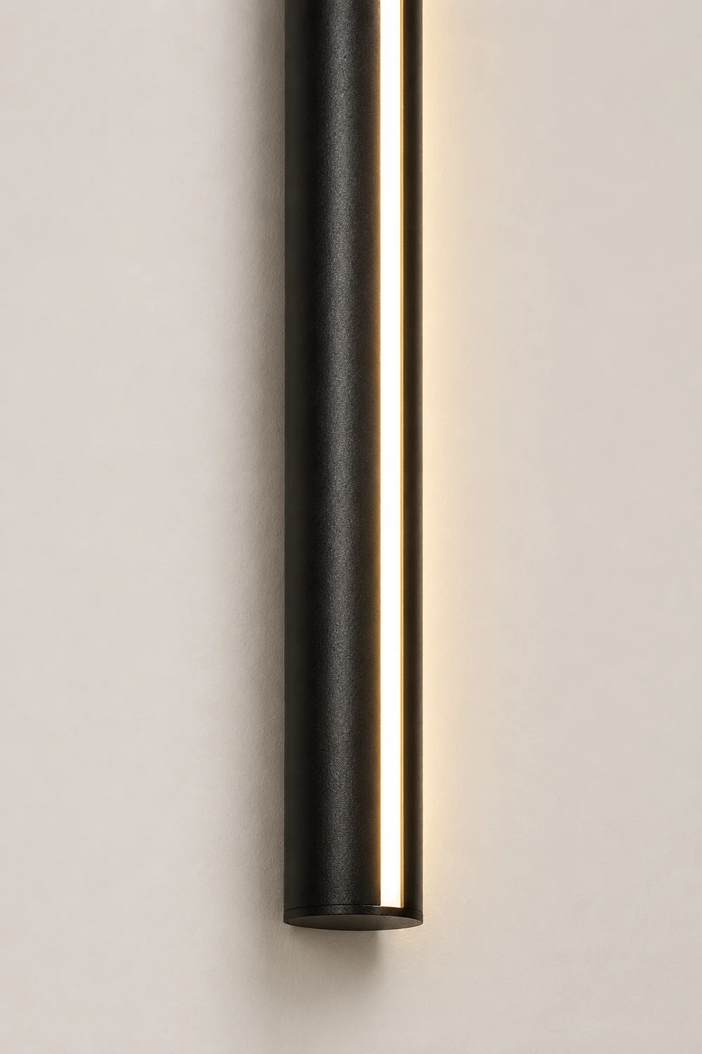 Edge Minimalist Black Bar Mirror Front Vanity Wall Lamp, Metal/Acrylic - Lumpaz