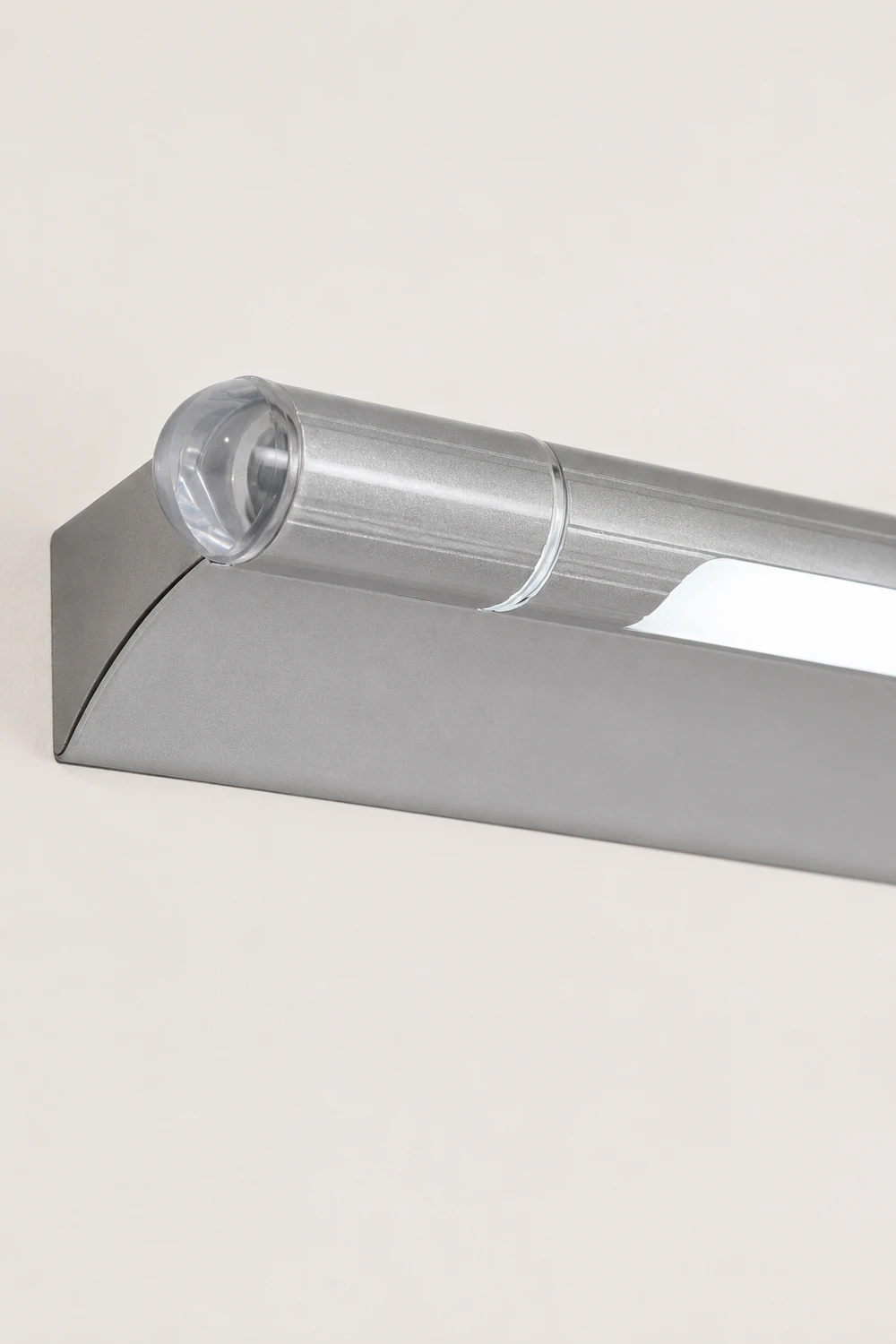 Edge Minimalist Linear Led Vanity Wall Lamp, Silver, Bathroom - Lumpaz