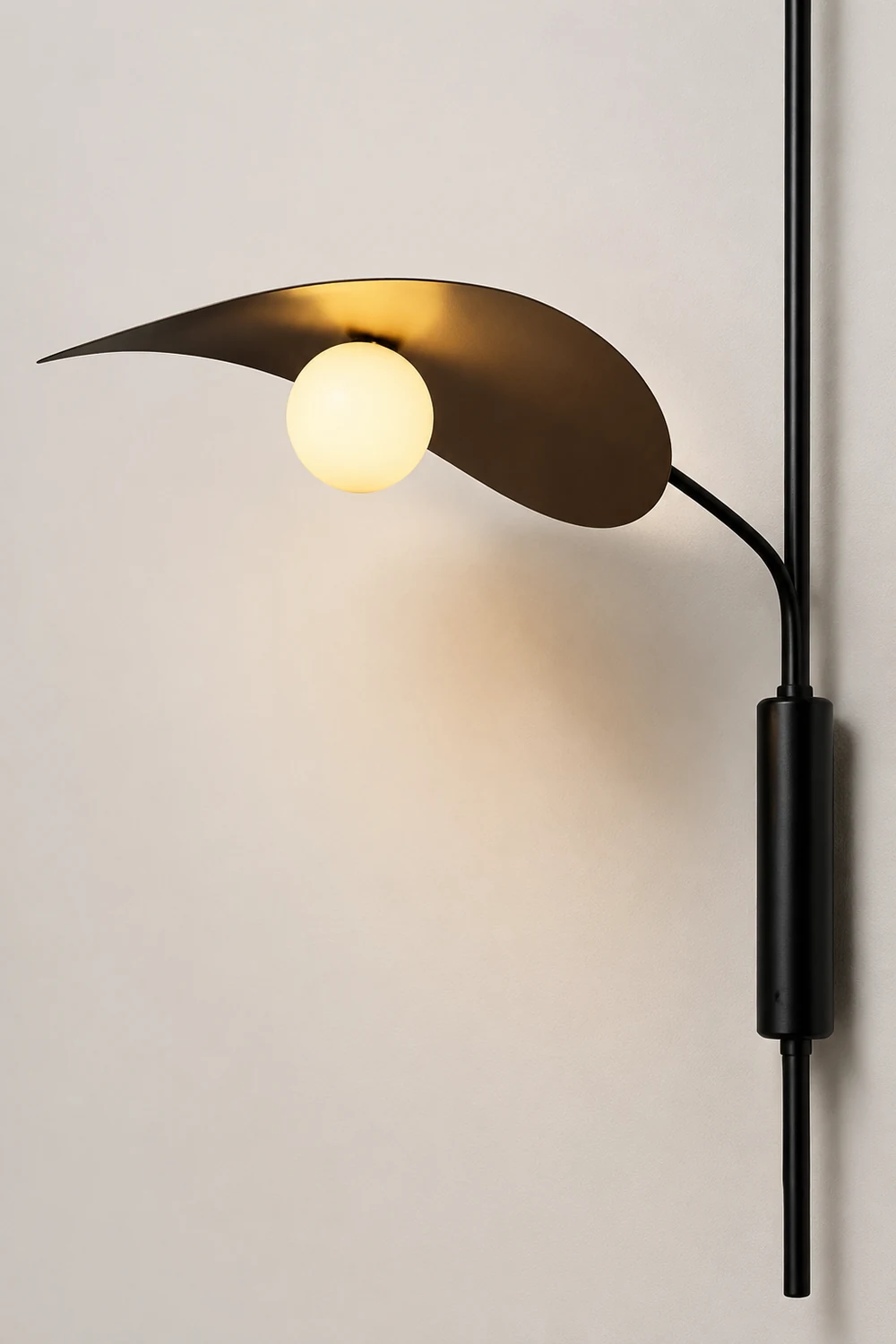 Carins Arc Wall Lamp, Metal/Glass, Black/Gold, Bedroom - Lumpaz