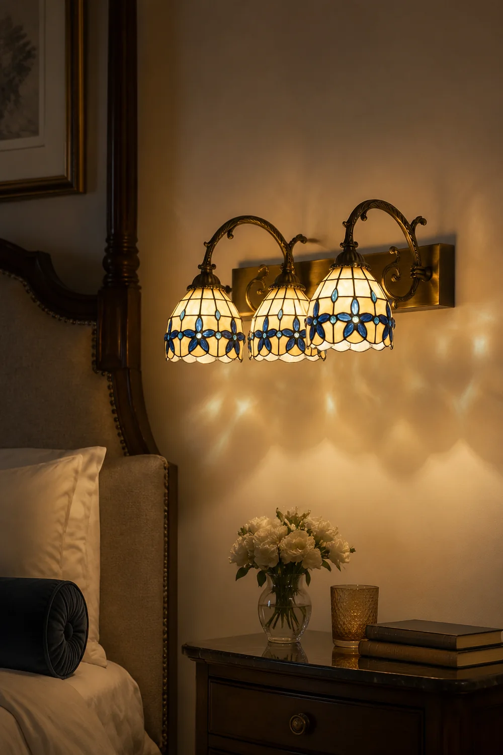 Baxter Vintage Flower Shaped Metal/Glass bedroom wall lamp - Lumpaz