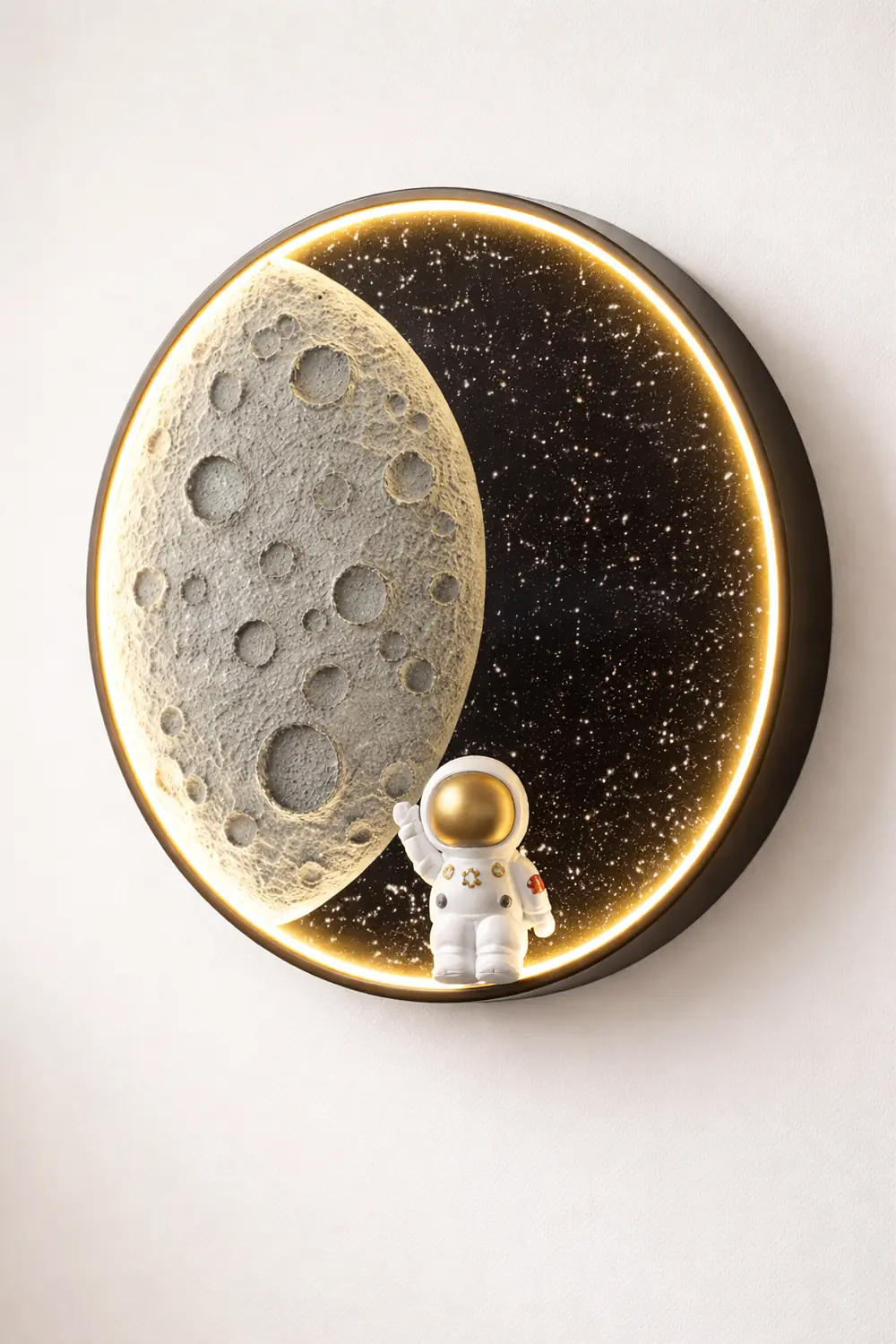 Elif Astronaut Round Moon Black Wall Lamp, Metal - Lumpaz
