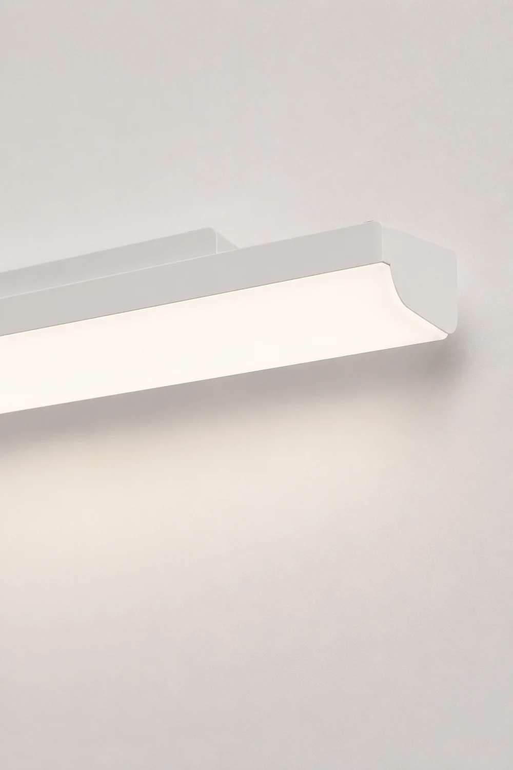 Edge Modern Rectangular Acrylic Modern Wall Lamp, White - Lumpaz
