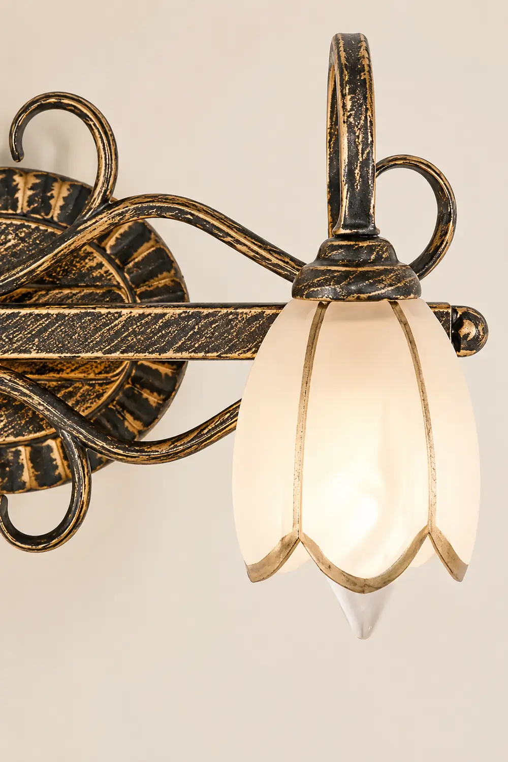 Félicie Antique Flower Metal/Glass Wall Lamp, Brass, Bedroom - Lumpaz
