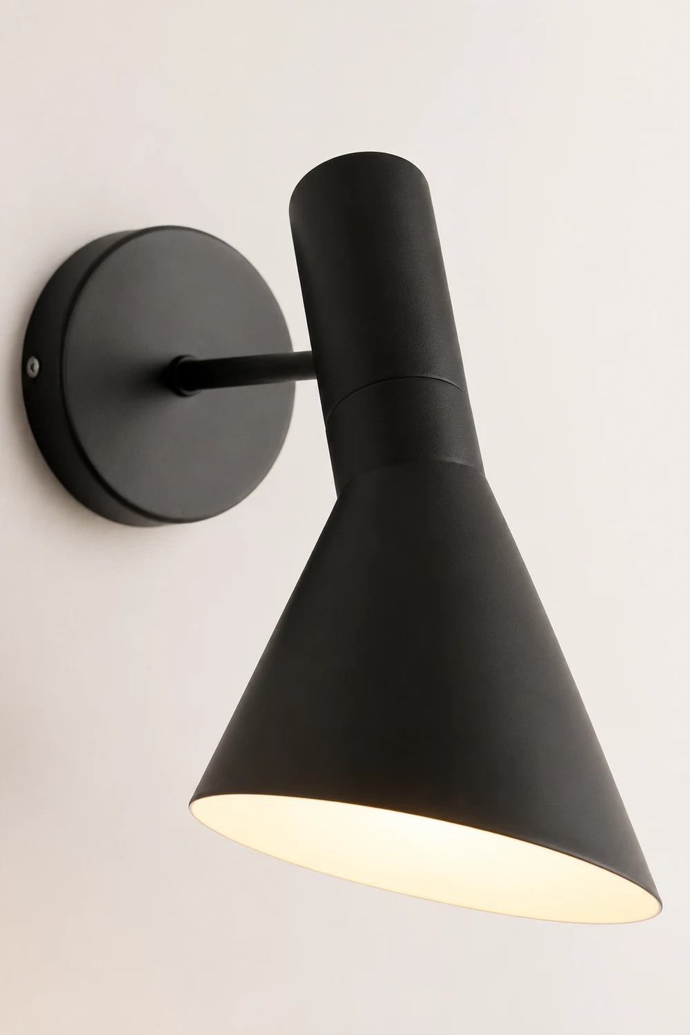 Brady Modern Cone Metal Wall Lamp, Black/White - Lumpaz