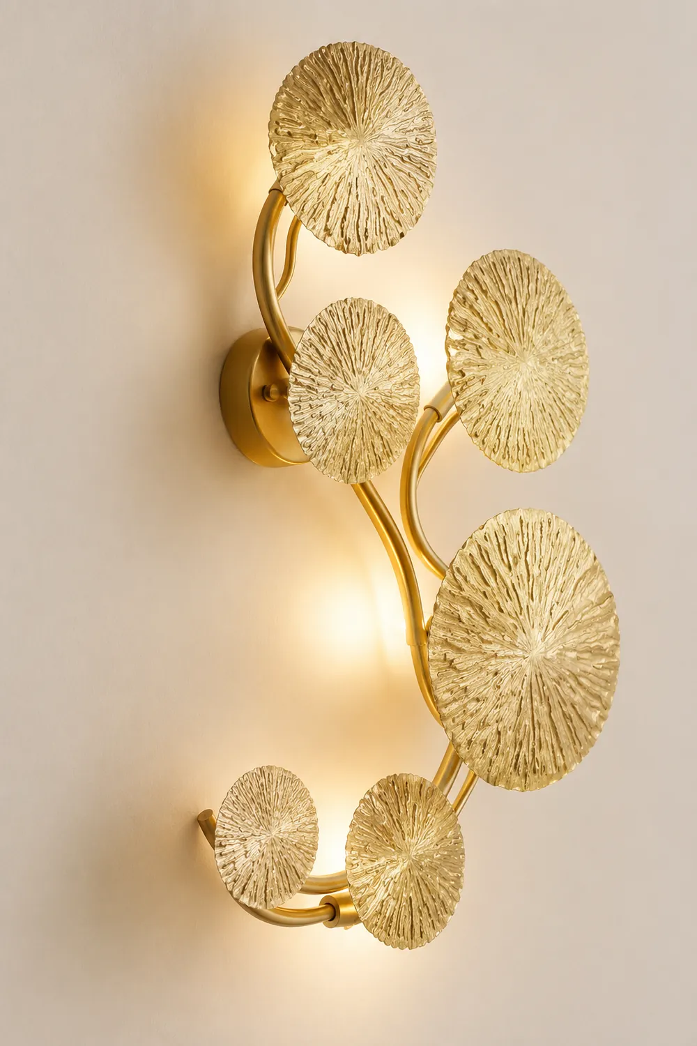 Knox Modern Metal Round Lotus Leaf Wall Lamp, Gold - Lumpaz