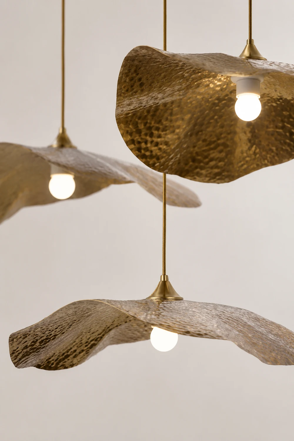 Carins Natural Lotus Leaf Metal Pendant Light, Gold - Lumpaz