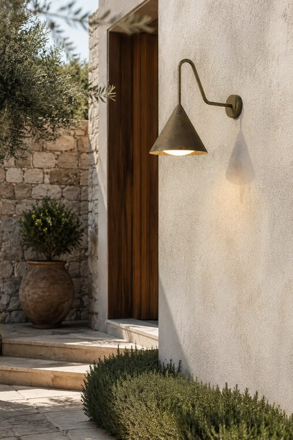 Carins Modern Minimalist Cone Metal Outdoor Waterproof Wall Lamp，Black/Gold - Lumpaz