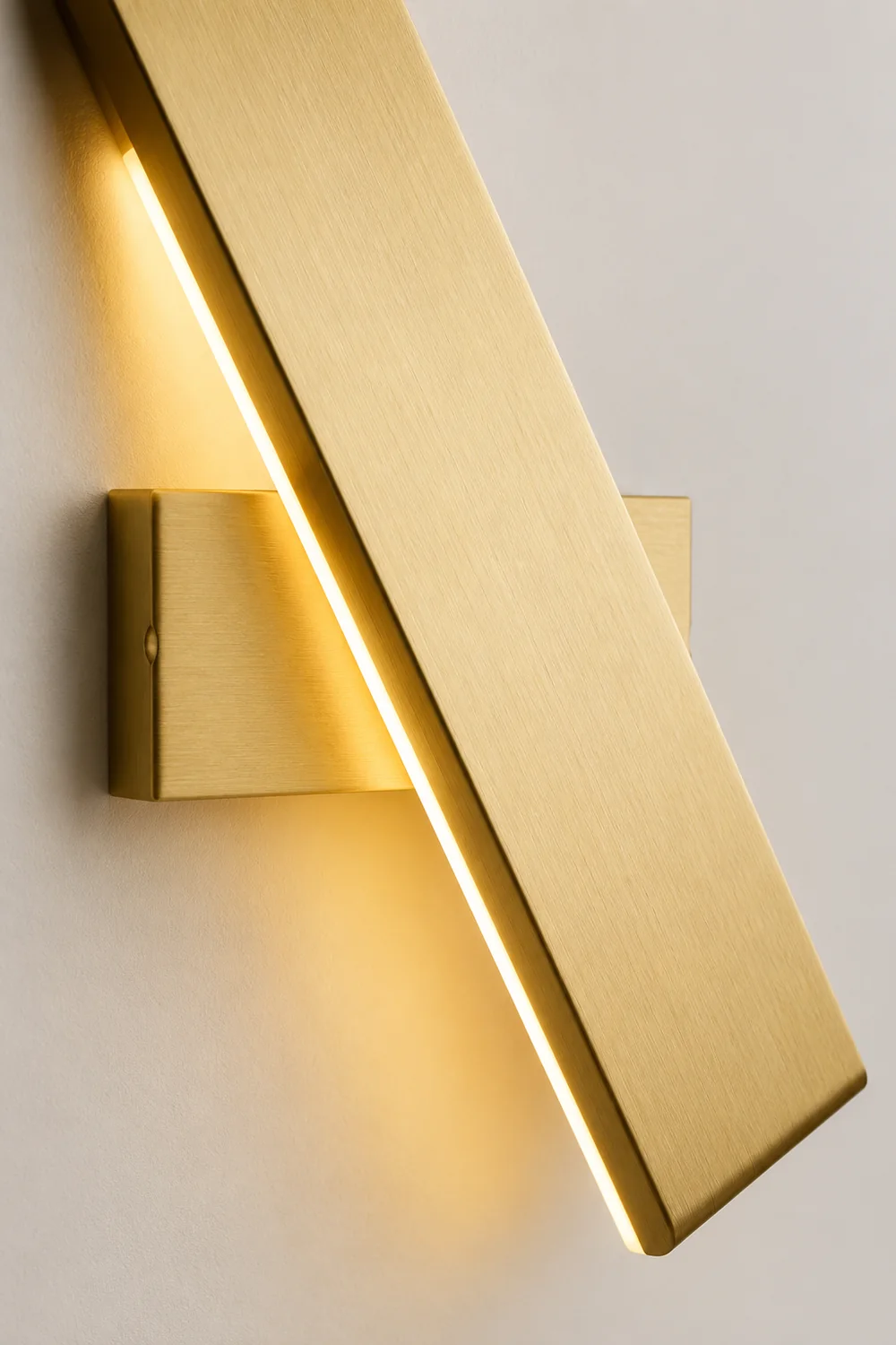 Aqsa Modern Rectangular Metal Rotatable Wall Lamp, Black/Gold/Brown - Lumpaz