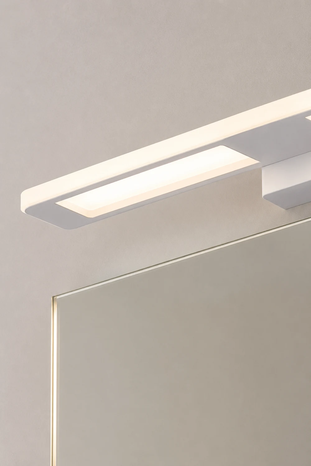 Leigh Modern Rectangular Metal/Acrylic Wall Lamp, White, Bathroom - Lumpaz