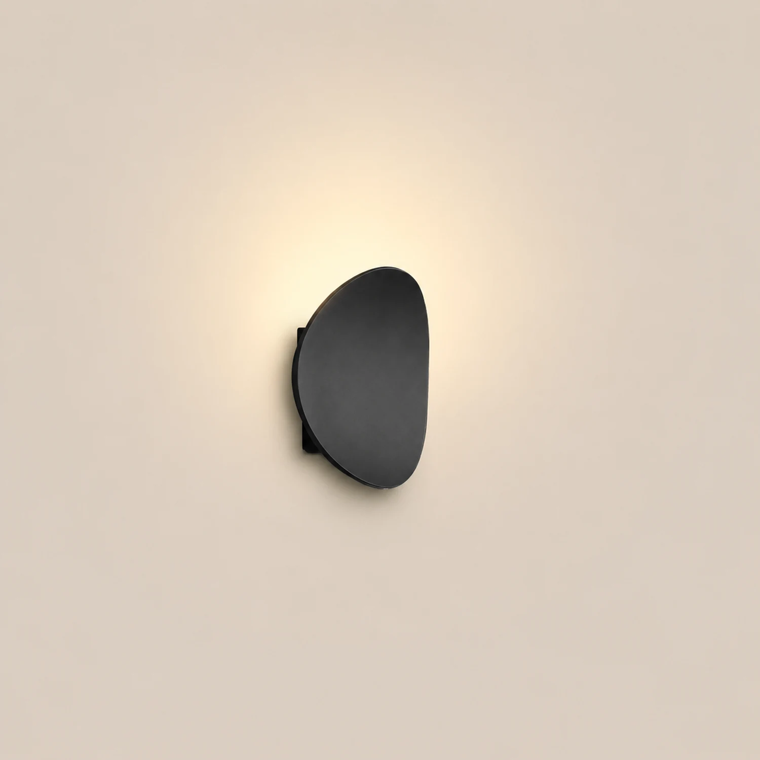 Orr Modern Minimalist Pebbles Shaped Metal/Acrylic Outdoor Waterproof Wall Lamp, Black/Gray - Lumpaz