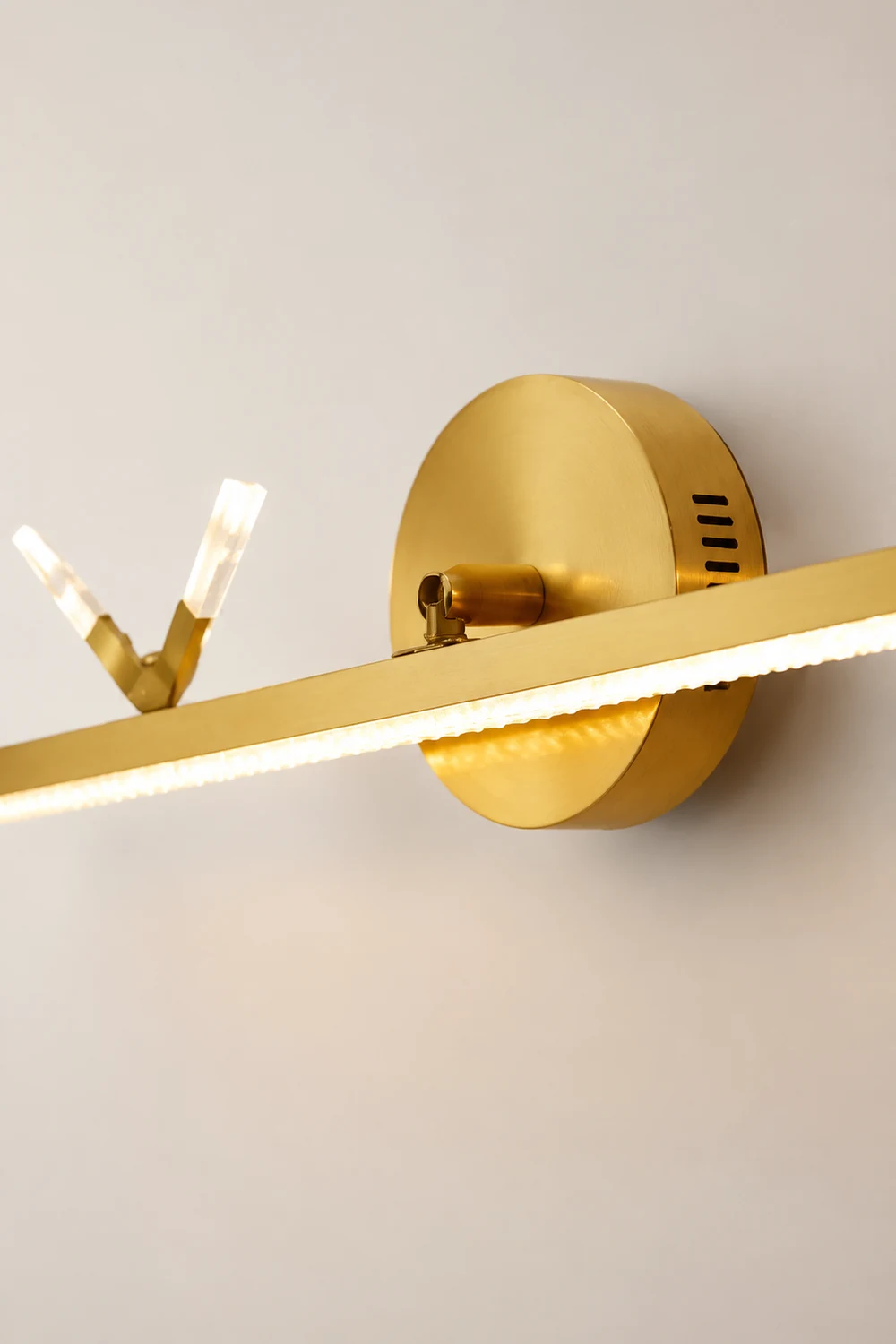 Kady Luxury Butterfly Linear Wall Lamp, Metal/Acrylic, Gold - Lumpaz