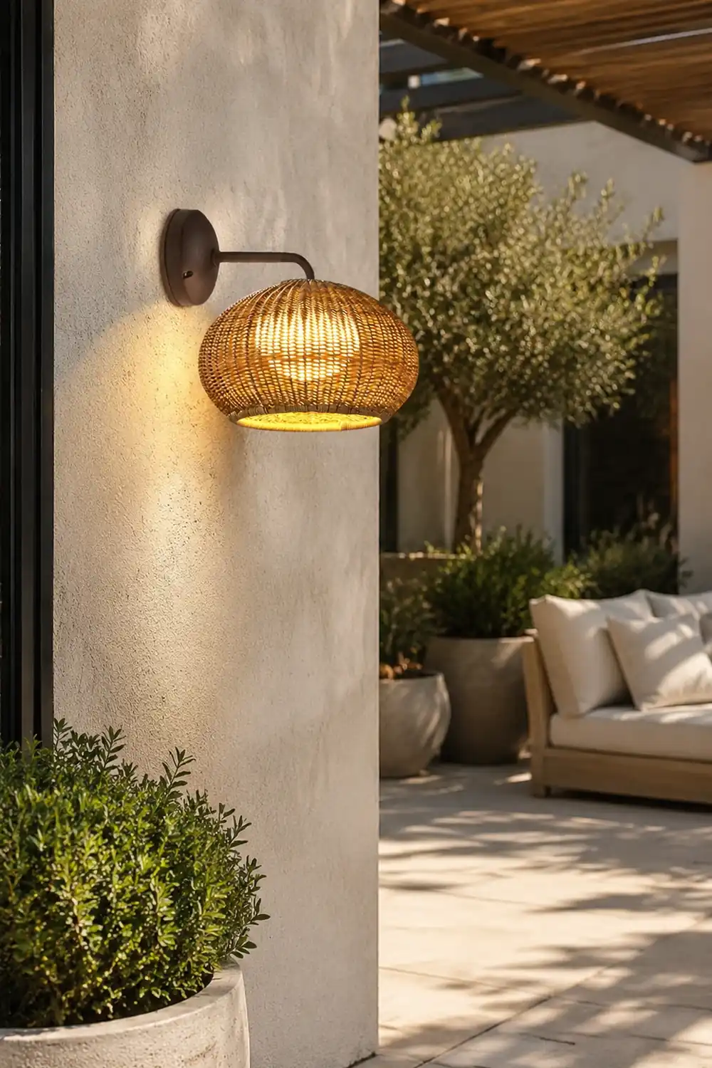 Ritta Farmhouse Metal/Rattan Outdoor Wall Lamp, Log Color - Lumpaz