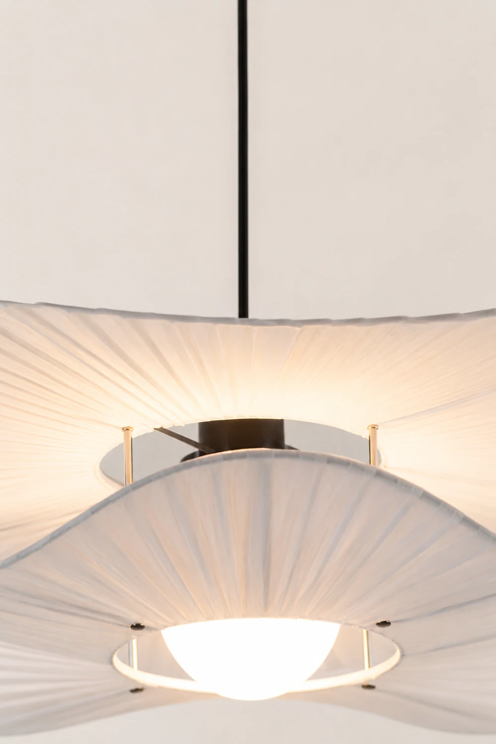 Renée Modern Nordic Cloth/Metal Shell Pendant Light, White - Lumpaz