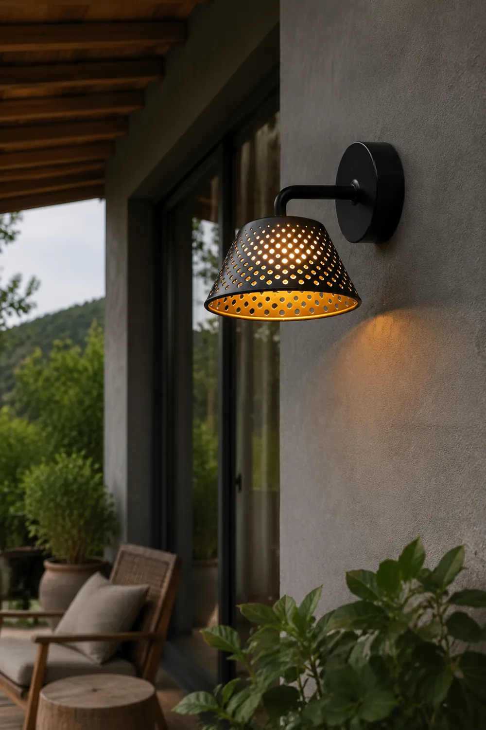Carins Industrial Hollow Metal Outdoor Wall Lamp, Black - Lumpaz