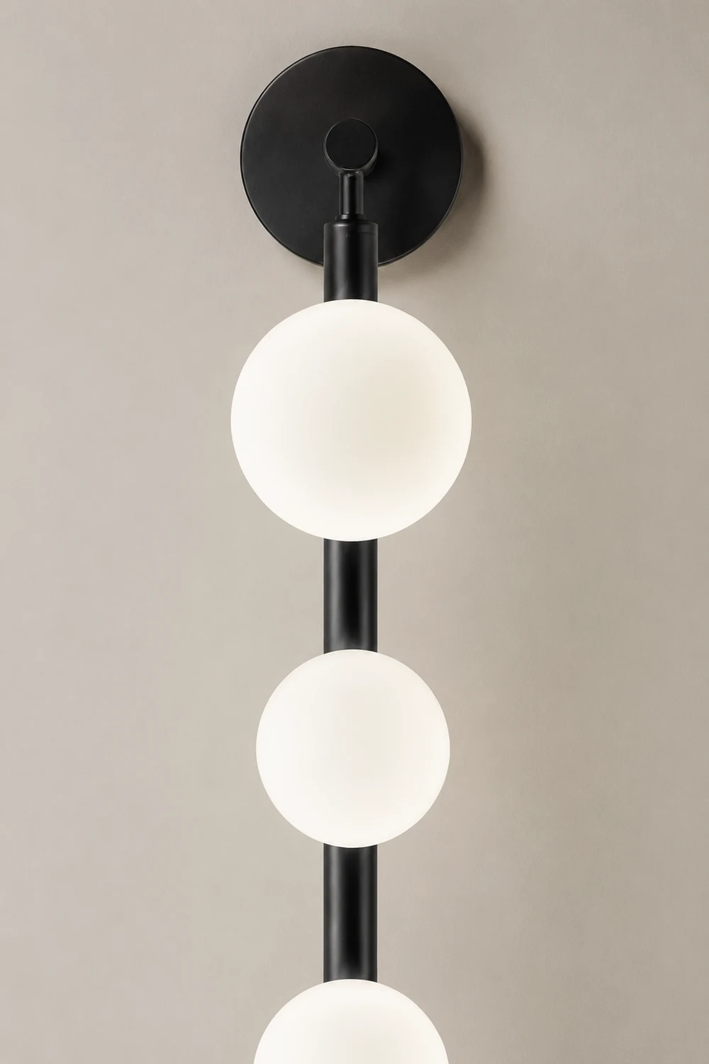 Valentina Modern Globe Metal/Glass Wall Lamp, Black/Gold - Lumpaz