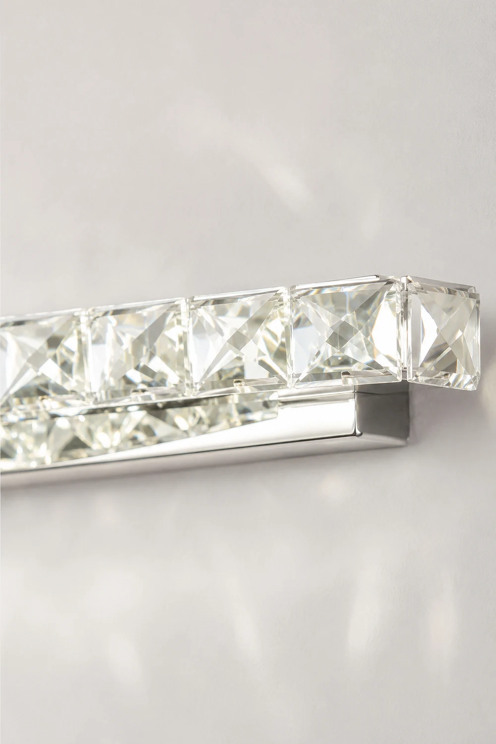Kristy Luxury Decorative Crystal/Metal Wall Lamp, Silver, Bathroom - Lumpaz