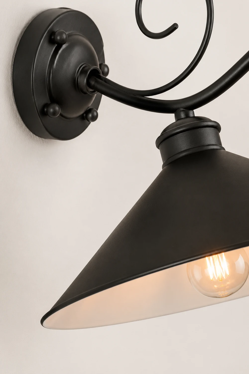 Alessio Vintage Cap-shaped Metal Outdoor Wall Lamp, Black/Antique Silver - Lumpaz