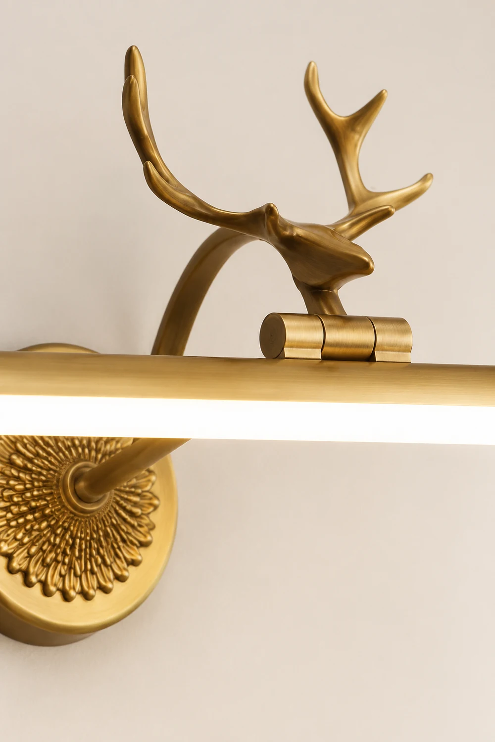 Leigh Modern Staghorn Shaped Vanity Mirror Front Wall Lamp, Black/Brass - Lumpaz