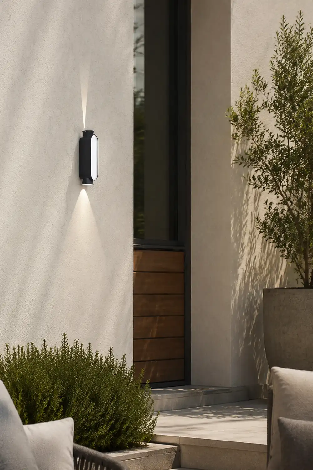Pena Minimalist Up/Down Acrylic Outdoor Wall Lamp, Black/White - Lumpaz