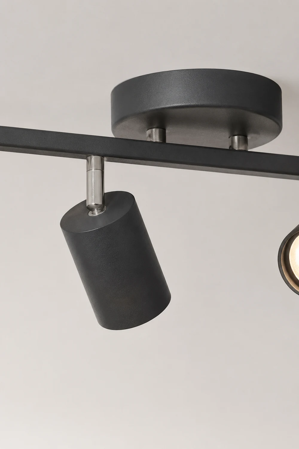 Haney Black Modern Ceiling Light Spotlight Cast, 3 Color, 3/4/5/6 Head - Lumpaz