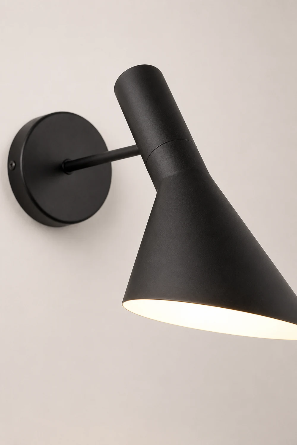 Brady Modern Cone Metal Wall Lamp, Black/White - Lumpaz