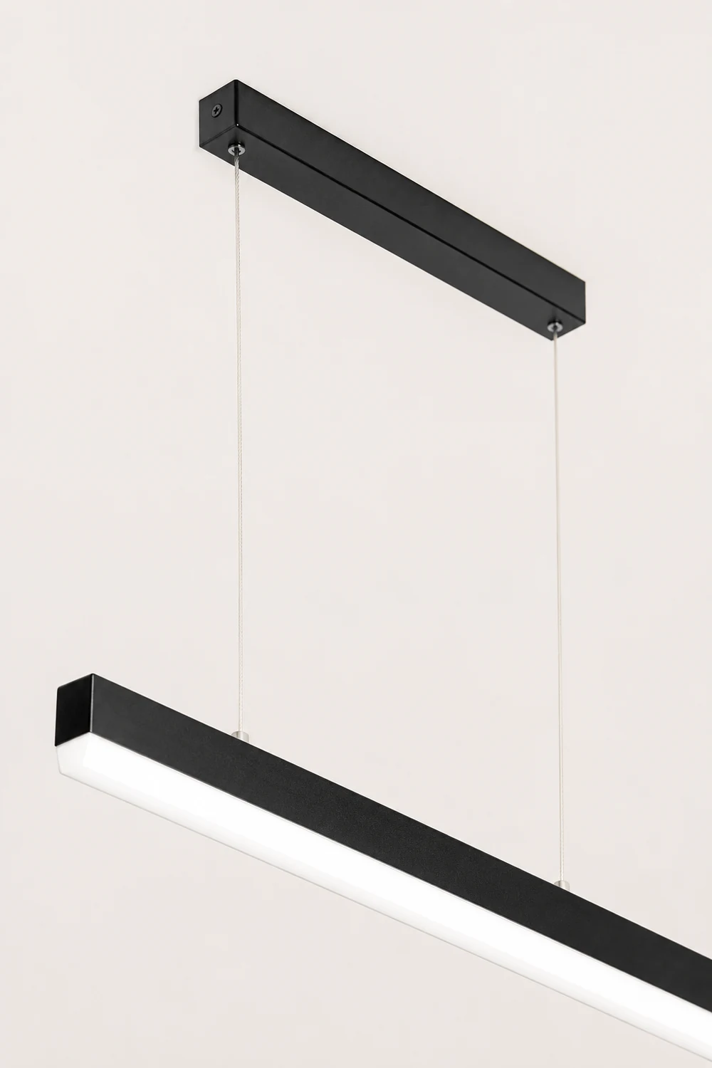 Edge Modern Linear Metal/Acrylic Pendant Light, White/Black - Lumpaz