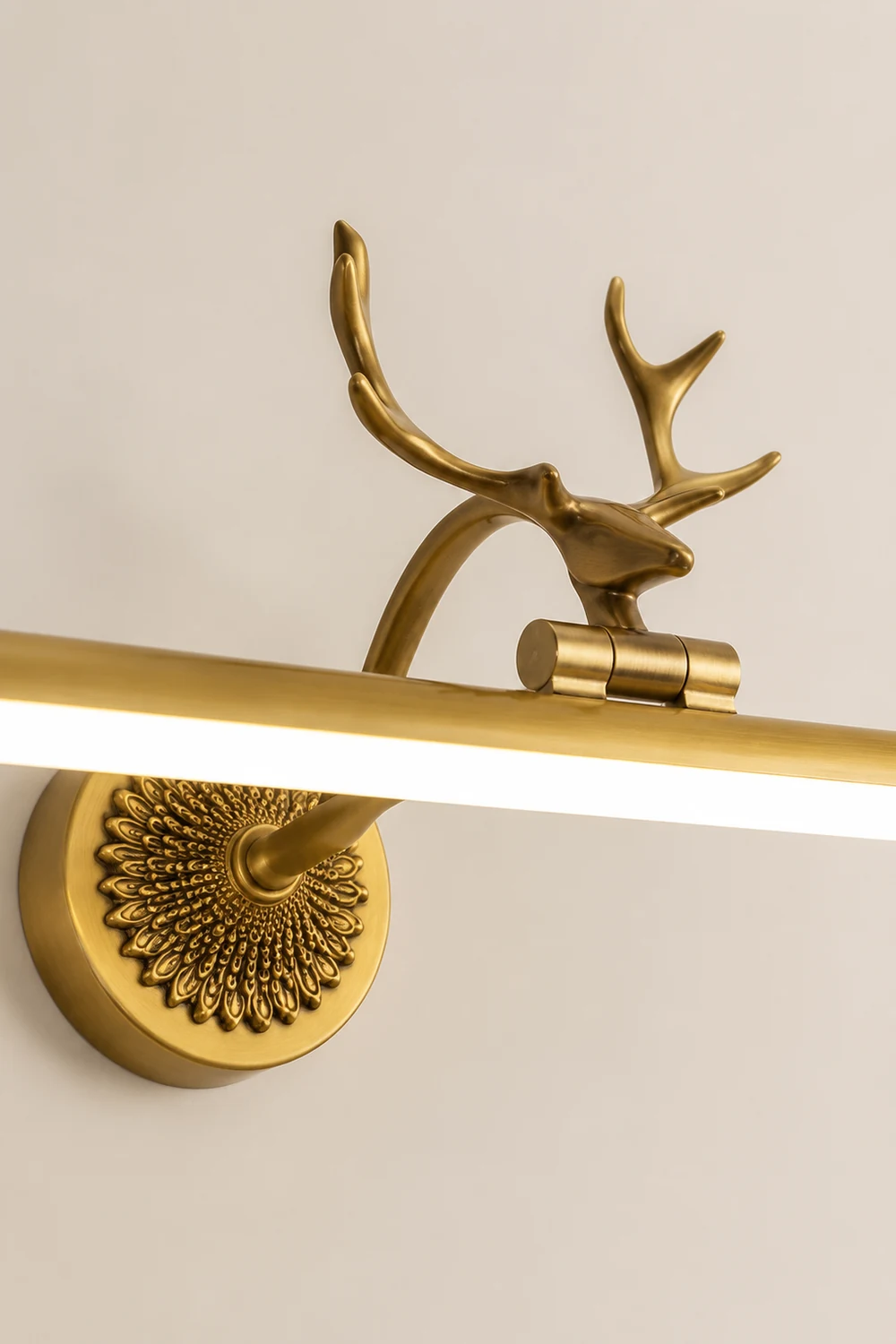 Leigh Modern Staghorn Shaped Vanity Mirror Front Wall Lamp, Black/Brass - Lumpaz