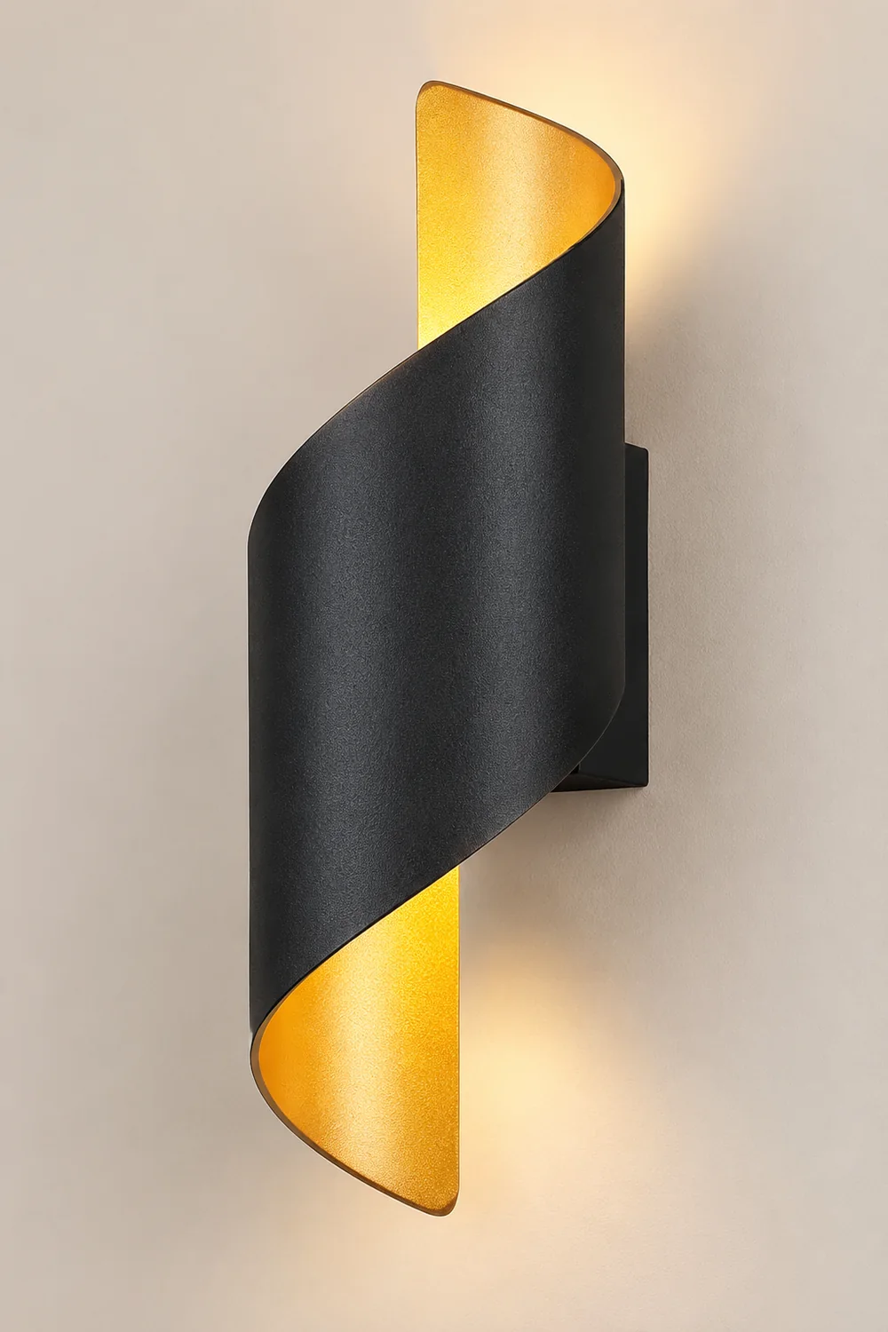 Orr Modern Conch Shape Metal Indoor Wall Lamp, Black/White/Gold - Lumpaz