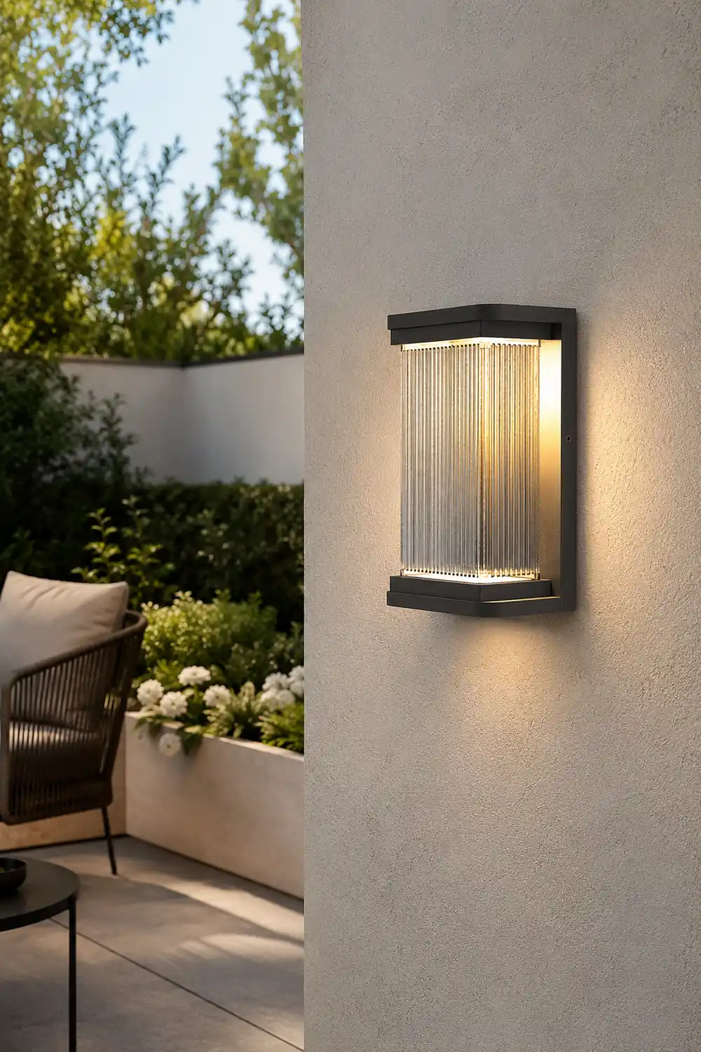 Orr Minimalist Rectangular Glass Outdoor Wall Lamp, Black - Lumpaz