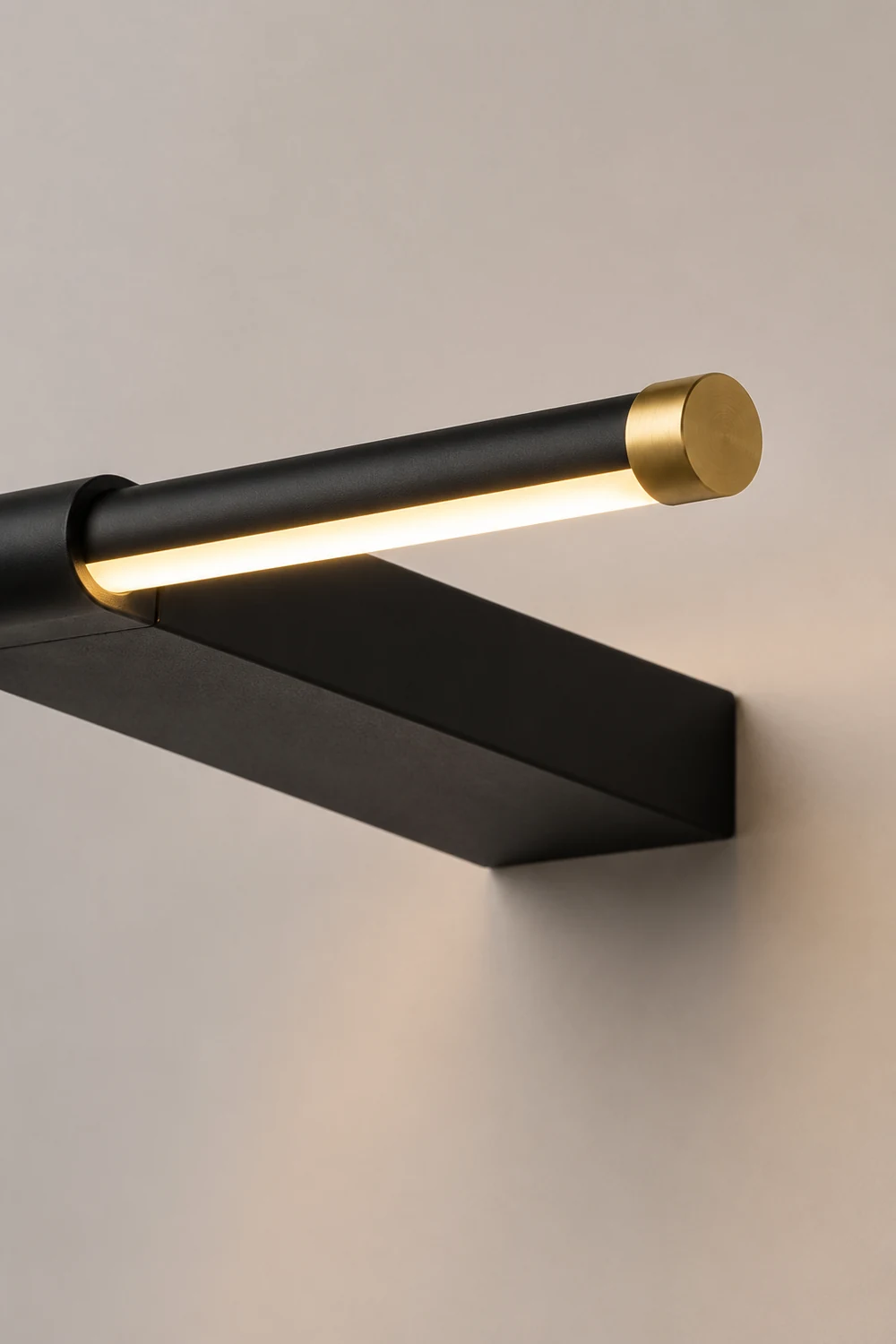 Edge Minimalist Linear Mirror Front Metal Wall Lamp, Black/Gold - Lumpaz