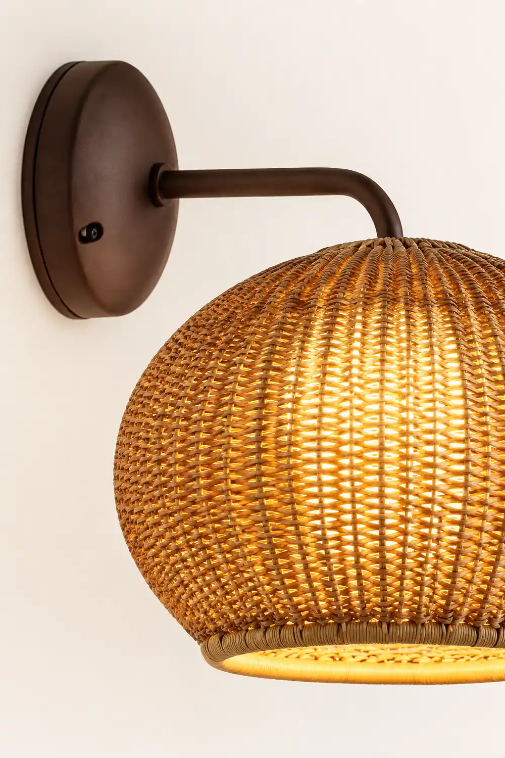 Ritta Farmhouse Metal/Rattan Outdoor Wall Lamp, Log Color - Lumpaz