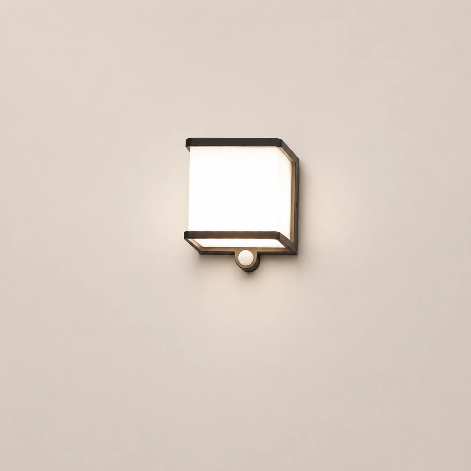 Orr Modern Minimalist Rectangular Acrylic Sensor Solar Outdoor Wall Lamp, Black/White - Lumpaz